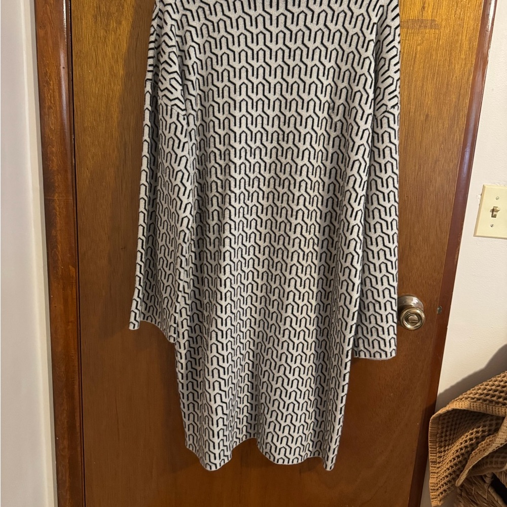 Vero Moda Black and White Sheath Dress with Dolman Sleeves